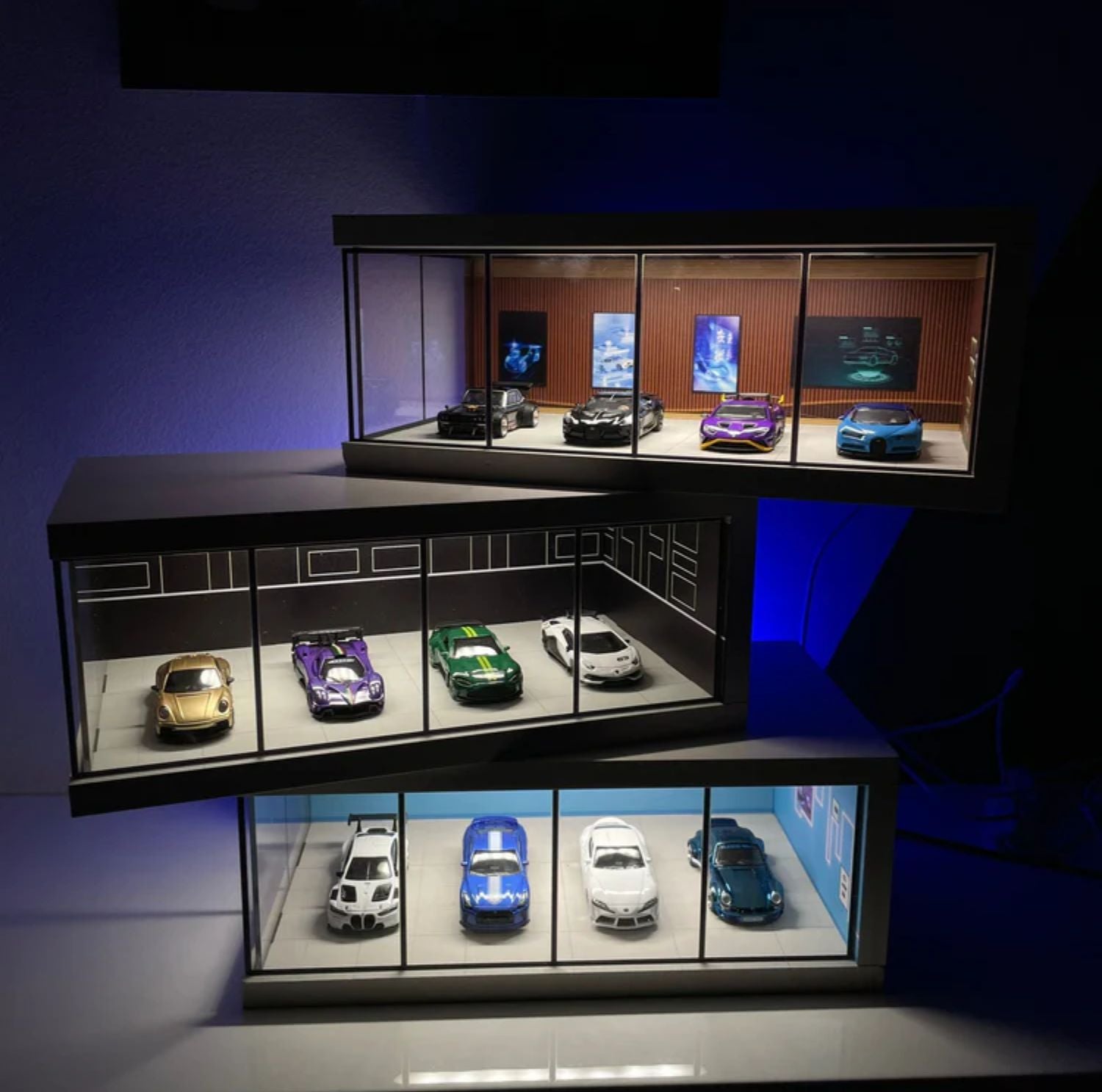 Serenosole™ GlowGarage | Präsentiere deine Autos stilvoll mit atemberaubender Showroom-LED-Beleuchtung | Bestes Spielzeugauto-Garage 2025